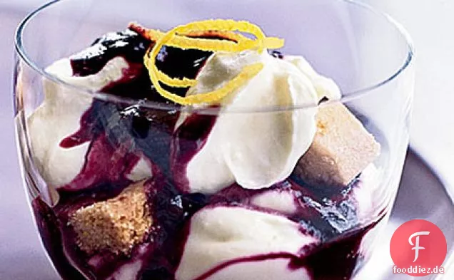 Zitronen-Blaubeeren-Käsekuchen-Parfaits