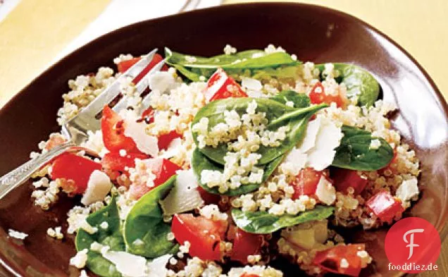 Quinoa mit Geröstetem Knoblauch, Tomaten und Spinat