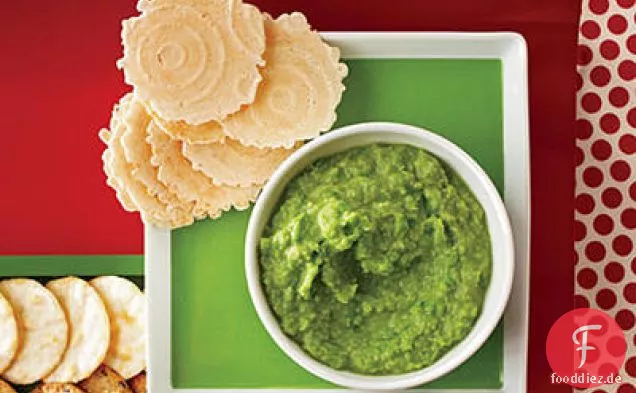 Hühnersalat mit Walnüssen und Roquefort-Dressing