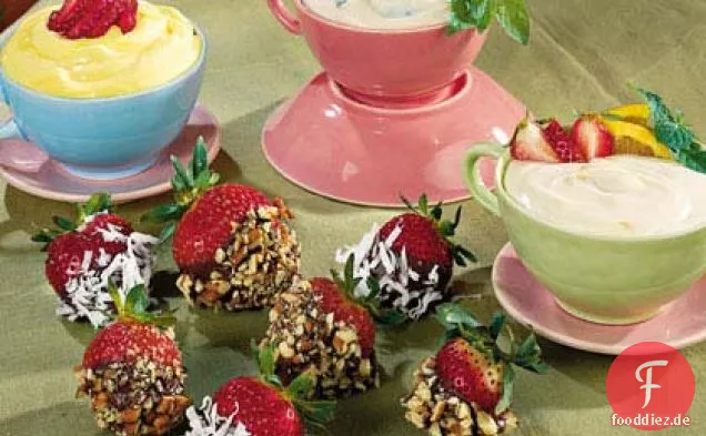 Erdbeeren mit Minze-Joghurt-Dip