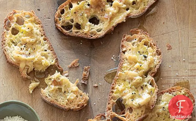 Gerösteter Knoblauch Toast mit Olio Nuovo