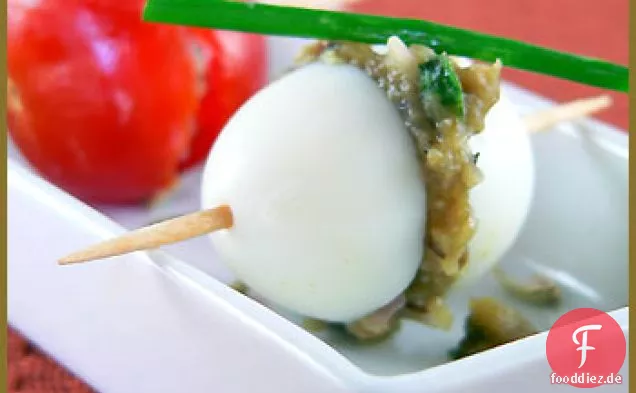 Cashewnüsse und Auberginenpüree in Wachteleiern
