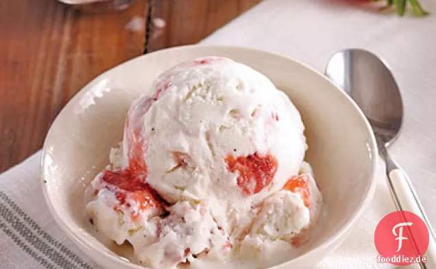 Vanille-Eis mit Frischen Erdbeeren