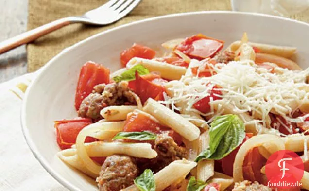 Frische Tomaten, Wurst und Pecorino Pasta