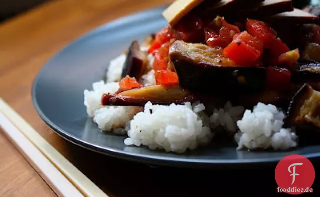 Gegrillter Auberginensalat