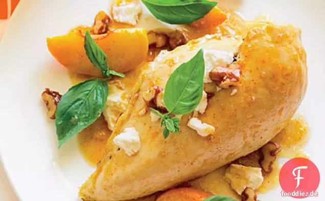 Rotisserie-Huhn mit Pfirsichen, Walnüssen und basilikum