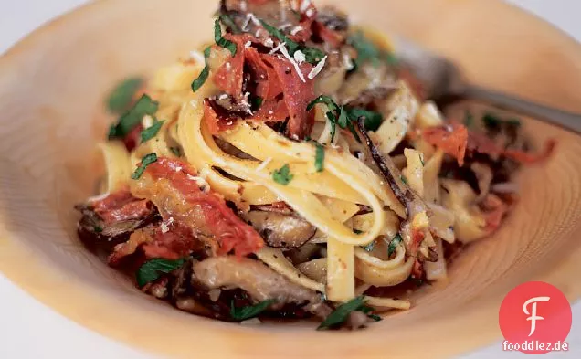 Tagliolini mit Auberginen und Minze