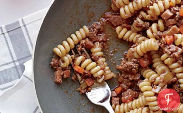 Penne mit Garnelen und würziger Tomatensauce