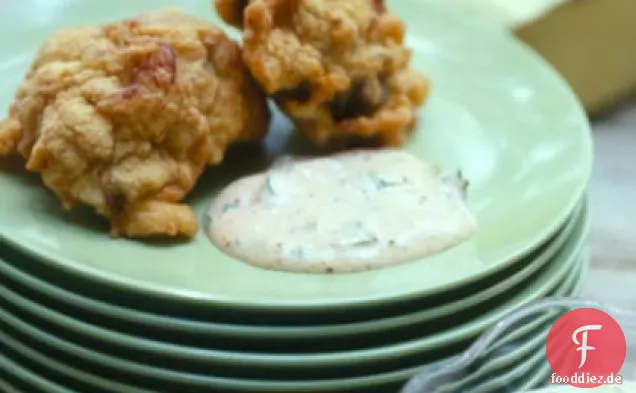 Langusten-Auberginen-Beignets mit Remouladensauce