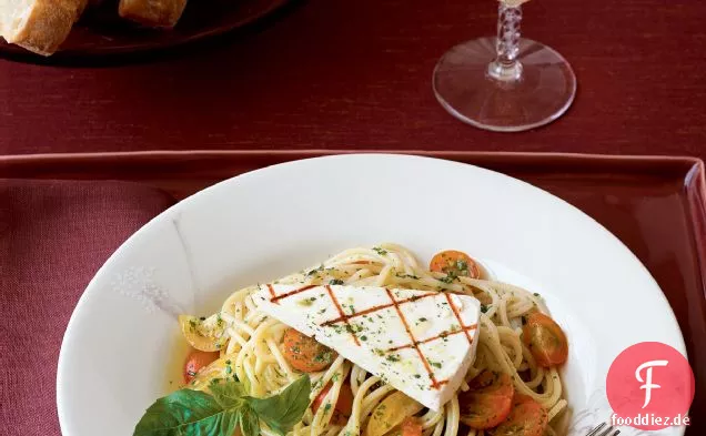 Spaghettini mit Pestotomaten und gegrillten Auberginen