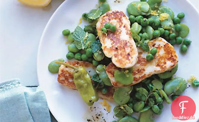 Sizzling Halloumi-Käse mit Fava-Bohnen und Minze