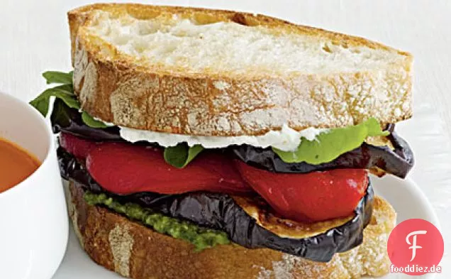 Auberginen-und Ziegenkäse-Sandwiches
