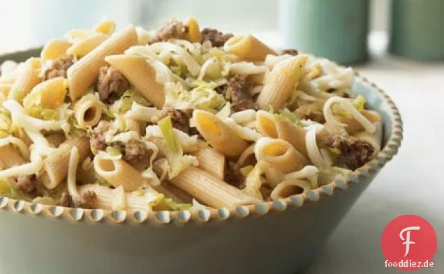 Vollkornnudeln mit Wurst, Lauch und Fontina