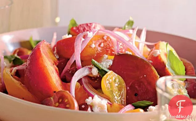 Sommer Pfirsich und Tomatensalat