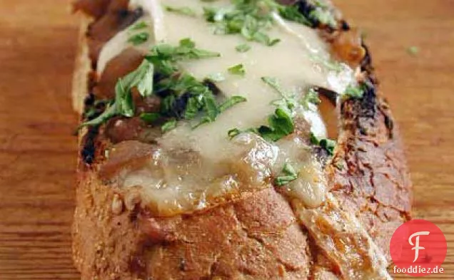 Brie Toast mit Auberginenmarmelade