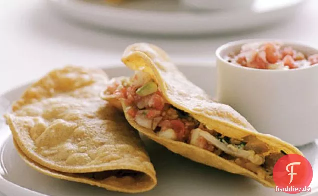 Knusprige Hühnchen-Tacos (Tacos de Pollo)