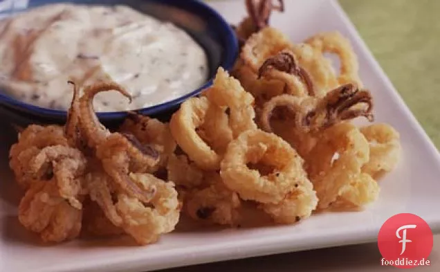 Gebratene Calamari mit geröstetem Knoblauch und Limette Aïoli