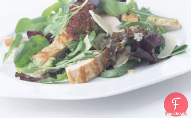 Die Türkei Koteletts und Parmesan-Salat