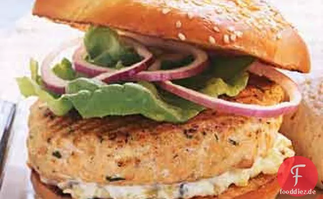 Lachsburger mit Dill-Tartar-Sauce