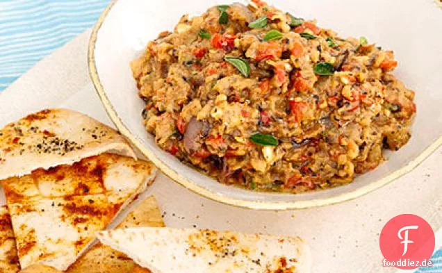 Gegrillter Gemüsedip mit Pita-Chips