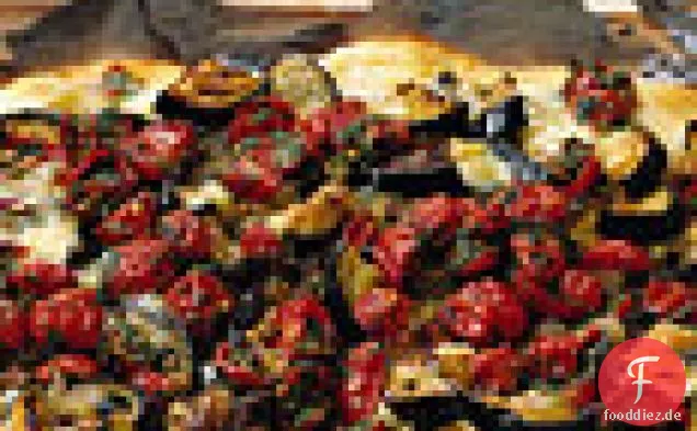 Auberginen, Tomaten und Fontina Pizza