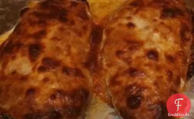 Wurst-gefüllte Auberginen