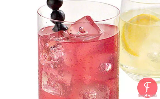 Blaubeer-Basilikum-Limonade