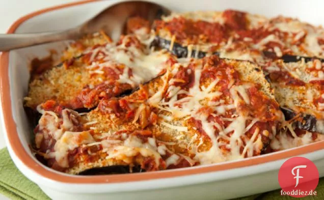 Leicht gebackene Auberginen Parmesan