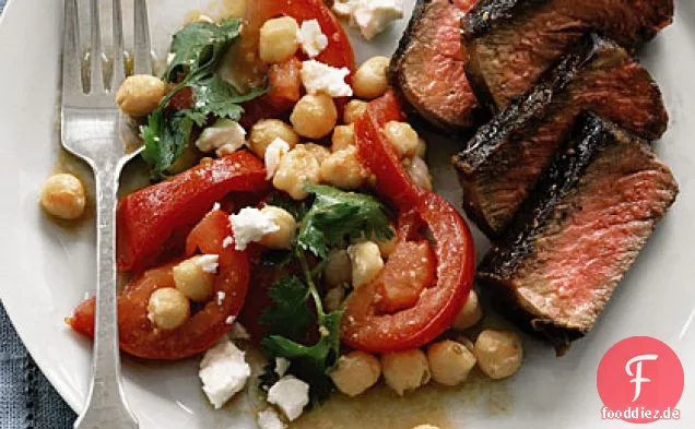 Steak mit Kichererbsen, Tomaten und Feta