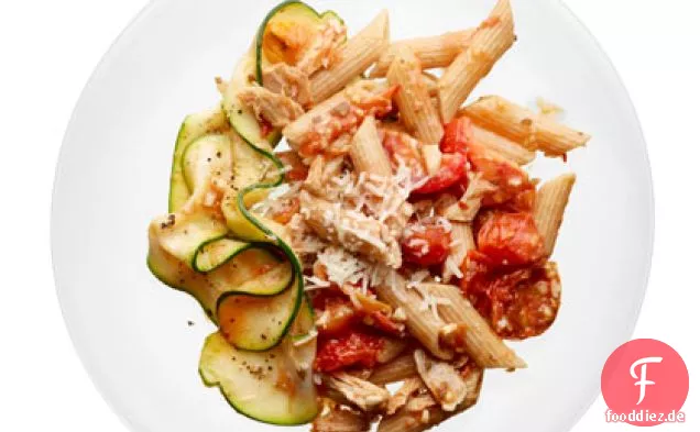 Penne mit Thunfisch und frischer Tomatensauce