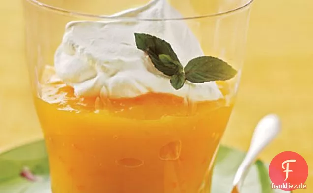 Citrus-Pudding mit Sahne