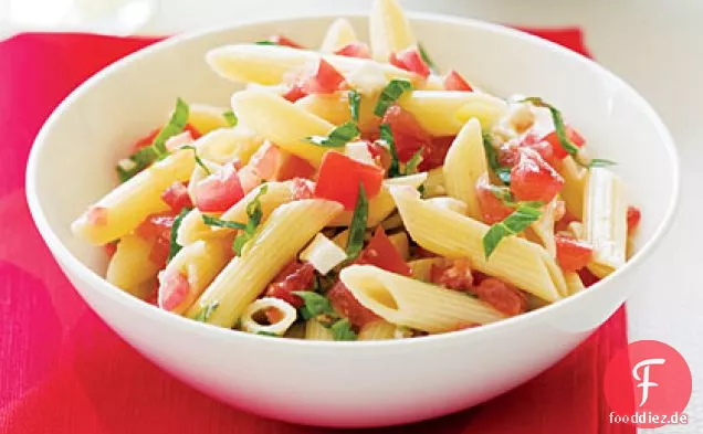 Frische Tomaten-Basilikum-Nudeln