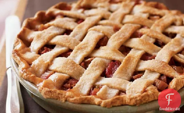 Gitter-gekrönt Rhabarberkuchen