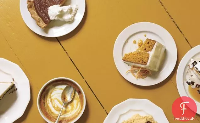 Kürbis-Käsekuchen mit Marshmallow-Sauerrahm-Topping und Gingersnap-Kruste