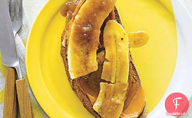 Gebratene Banane auf Toast