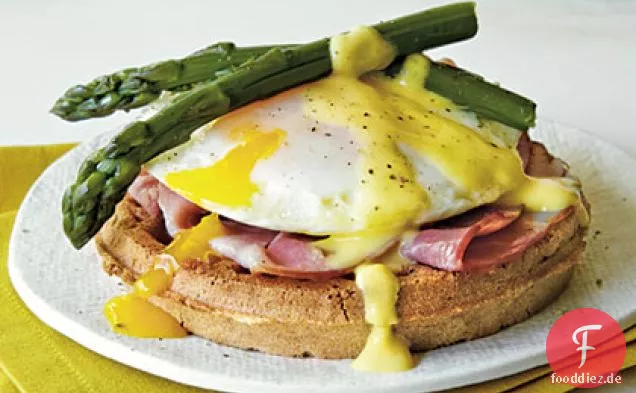 Eggs Benedict Waffel Sandwiches