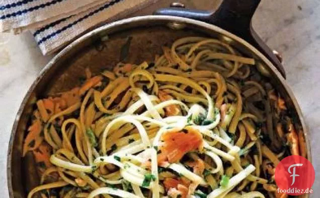 Linguine mit geräucherter Lachssauce