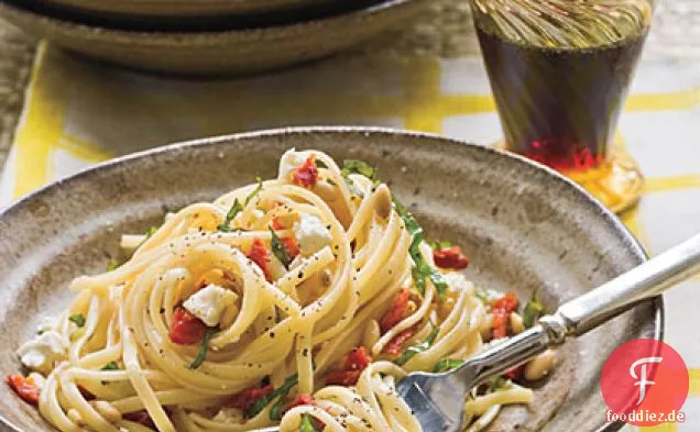 Linguine mit sonnengetrockneten Tomaten