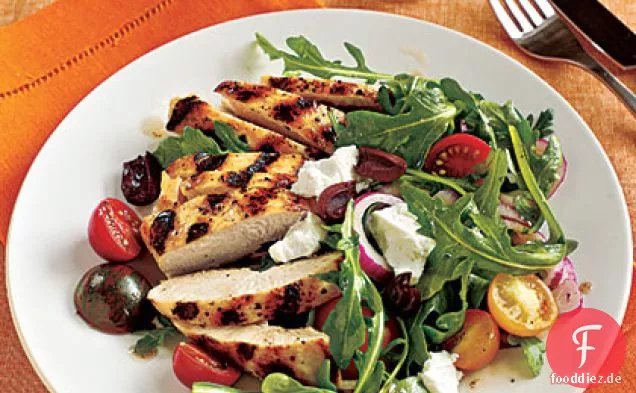 Gegrilltes Hähnchen und Tomatensalat