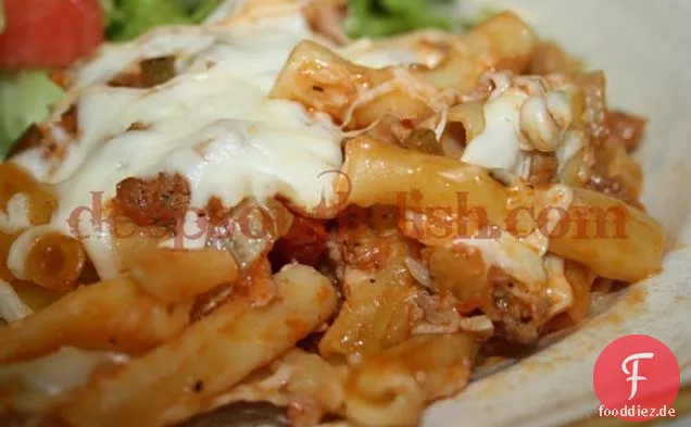 Südeuropäisches gebackenes Ziti