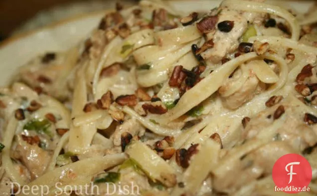 Huhn Pecan-Fettuccine