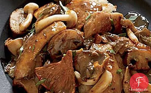 Huhn, Wildpilz und gebraten-Knoblauch Sauté