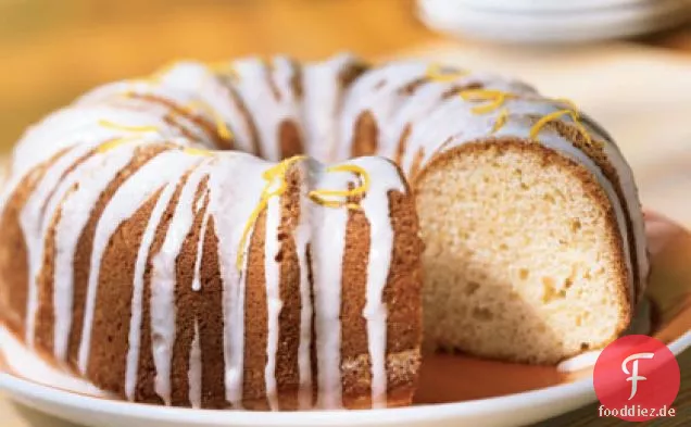 Glasierter Zitronen-Buttermilchkuchen