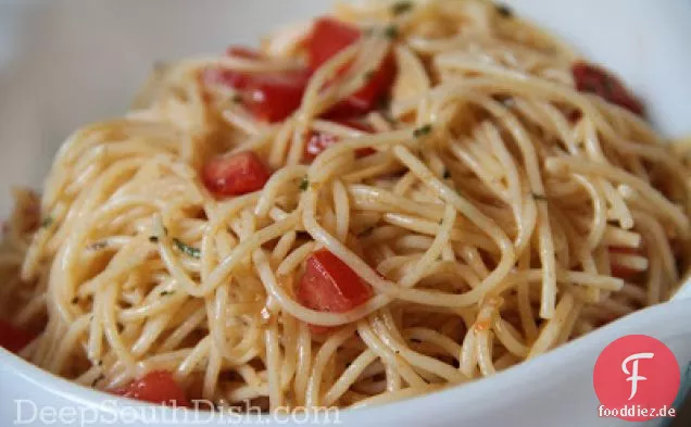 Kalter Fadennudeln-Spaghetti-Salat