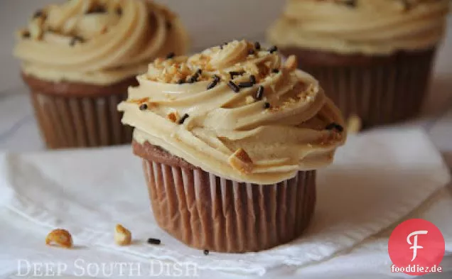 Schokoladen-Cupcakes mit Erdnussbutter-Buttercreme Zuckerguss