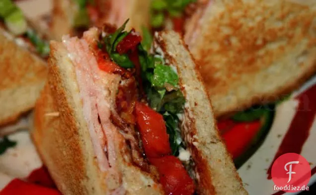 Klassisches Truthahn-Club-Sandwich