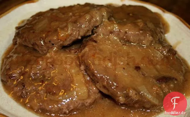 Hamburgersteak mit cremiger Zwiebelsauce