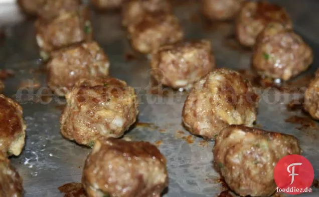 Grundlegende hausgemachte Fleischbällchen