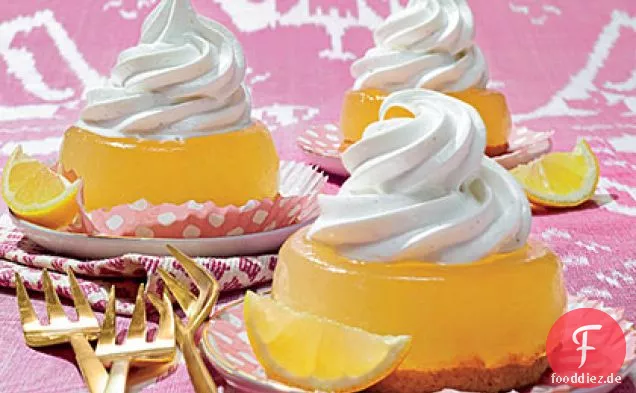Zitronen-Cupcakes mit Lavendel-Zuckerguss