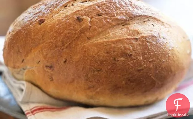 Herzhaftes saures Roggenbrot